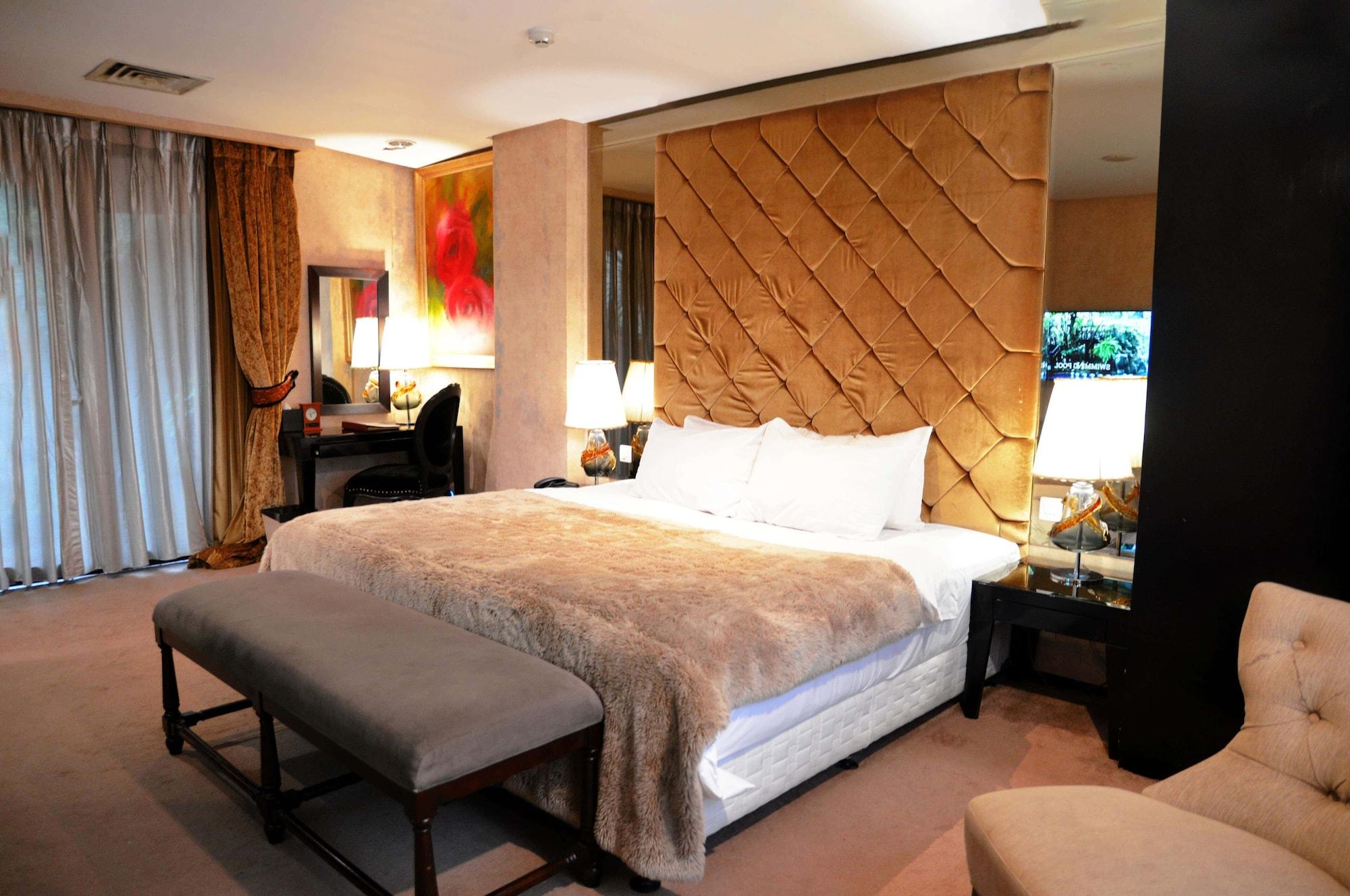 Amaroossa Grande Hotel Bekasi Buitenkant foto