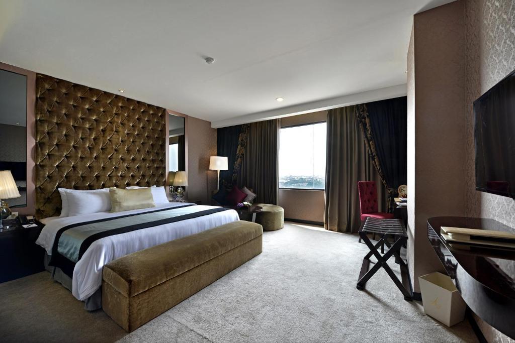 Amaroossa Grande Hotel Bekasi Buitenkant foto