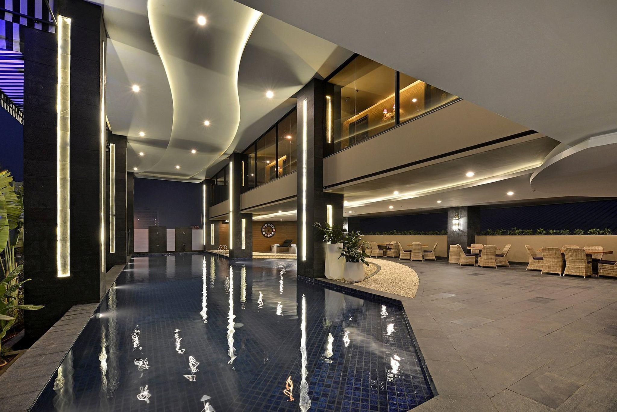 Amaroossa Grande Hotel Bekasi Buitenkant foto