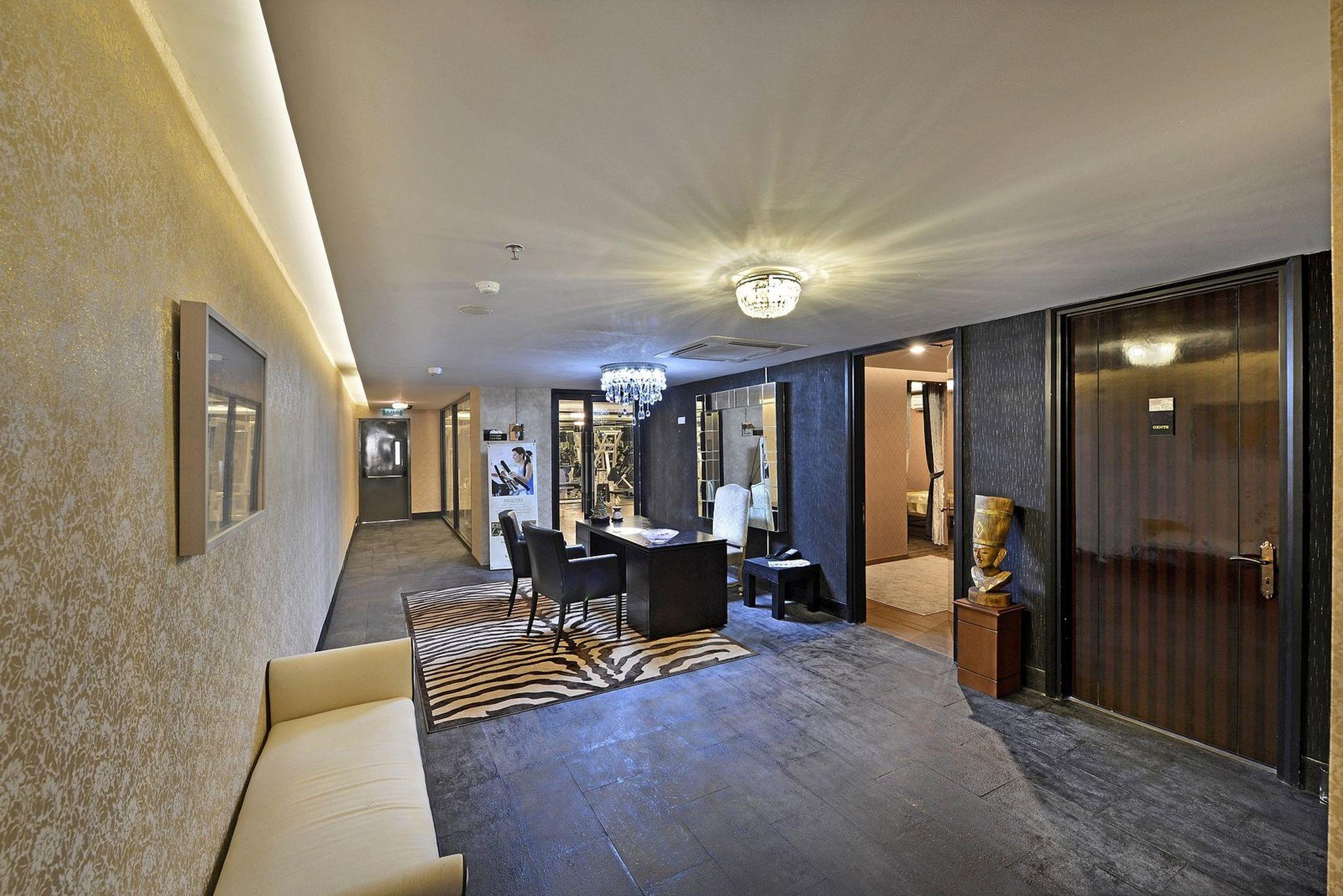 Amaroossa Grande Hotel Bekasi Buitenkant foto