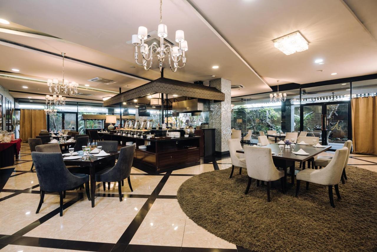 Amaroossa Grande Hotel Bekasi Buitenkant foto