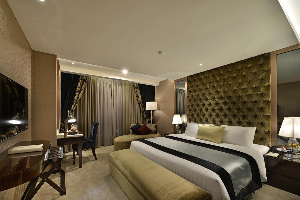 Amaroossa Grande Hotel Bekasi Buitenkant foto