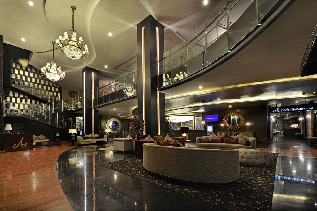 Amaroossa Grande Hotel Bekasi Buitenkant foto